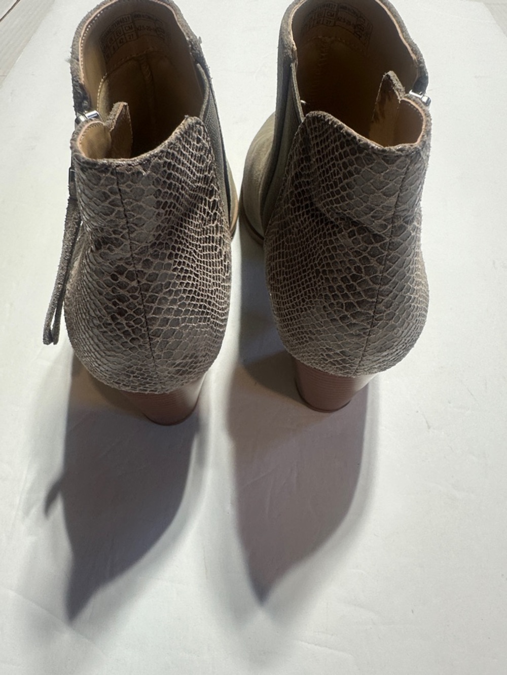 Vionic Anne suede upper tan snake print booties w block heel side zipper sz 10 - Picture 3 of 9